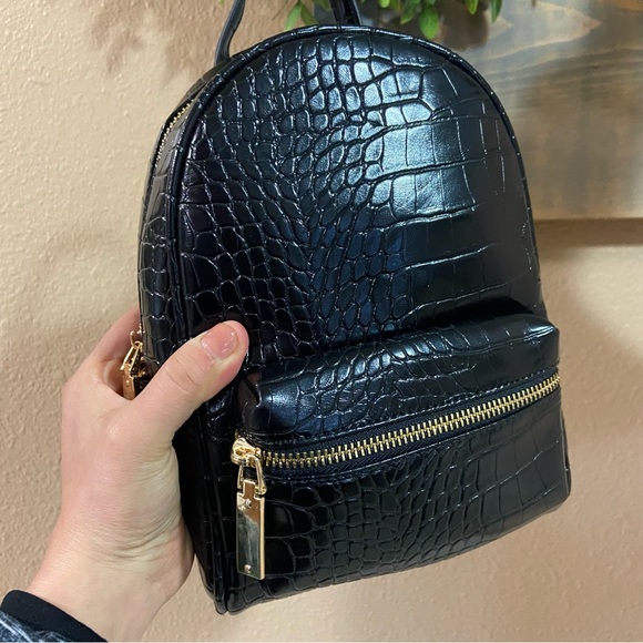 NWOT Lulus Getting Places Black Crocodile Embossed Mini Backpack - Picture 10 of 13
